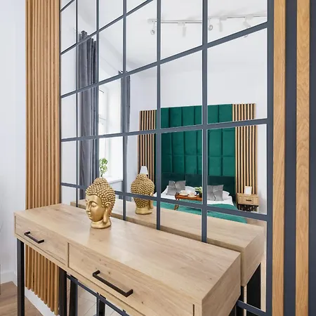 Apartament Bulwary Wislane Celna By Renters شقة *